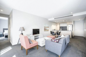 Kingston Foreshore Island - Waterfront luxury